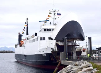 Ferry between Gryllefjord (Senja) and Andenes in the Vesterålen Islands Ferry between Senja and the Vesterålen Islands (Gryllefjord and Andenes)