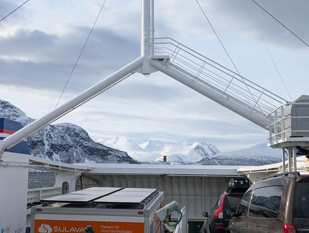 ferry paysages Alpes Lyngen Olderdalen Lyngseidet