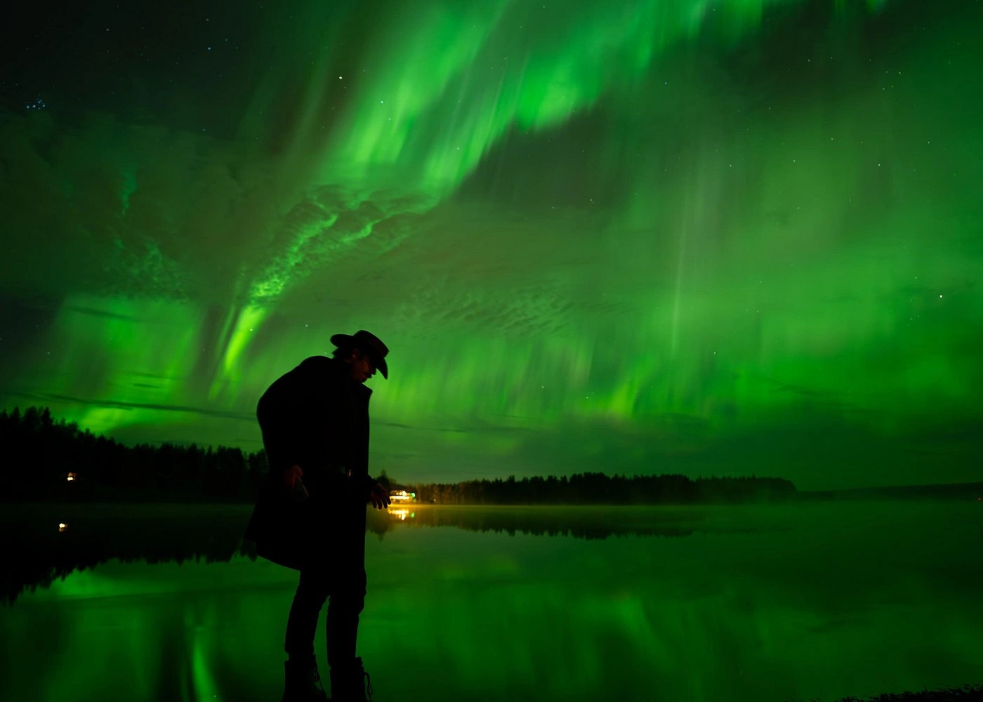 Caza de auroras boreales garantizada con Lapin Taivas en furgoneta calefactada grupo reducido desde Rovaniemi Laponia finlandesa