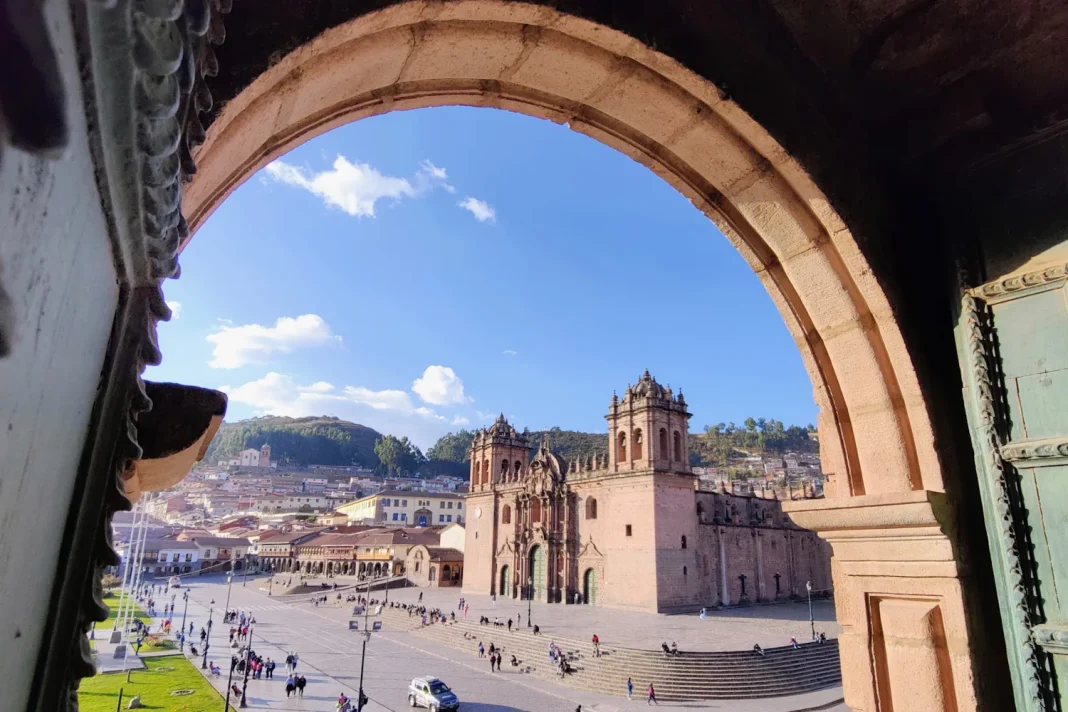 Vue cathédrale Cusco depuis eglise Jesus Pérou