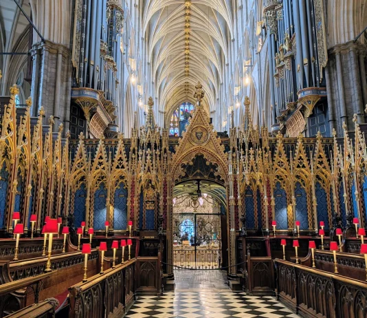 Was kann man in London machen? Entdecke über 20 großartige Orte! Die Westminster Abbey besichtigen, eine der schönsten Sehenswürdigkeiten Londons