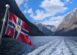 Quelle croisière faire sur le Naeroyfjord, le plus beau fjord de Norvège Faire croisière Naeroyfjord Gudvangen Flam bateau électrique