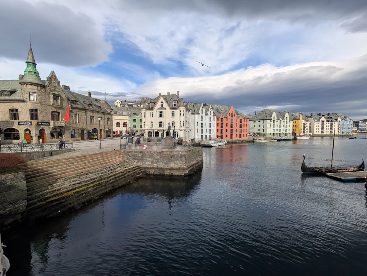 Canaux Alesund architecture Art Nouveau Canaux Alesund architecture Art Nouveau