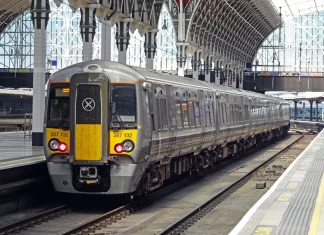 Comment aller de l’aéroport d’Heathrow au centre de Londres (Train, Express, métro, Bus…) Londres Heathrow Express Train Aéroport Paddington