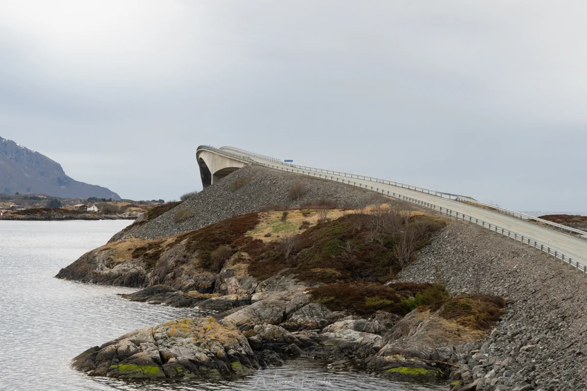 Pont célèbre route de l'atlantique côte ouest NOrvège Pont célèbre route de l'atlantique côte ouest NOrvège