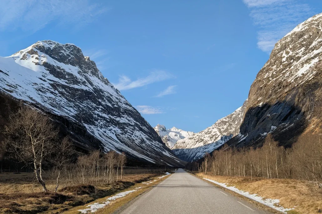 Route montagnes norvège conduire