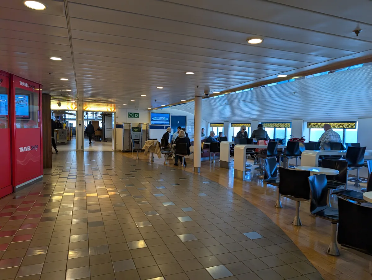 Interieur tables Ferry Rodby Puttgarden allemagne danemark Interieur tables Ferry Rodby Puttgarden allemagne danemark