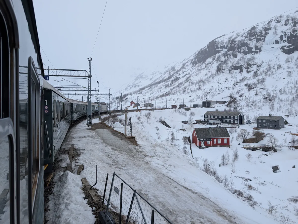 Flamsbana sous la neige Train Flam Myrdal NOrvège