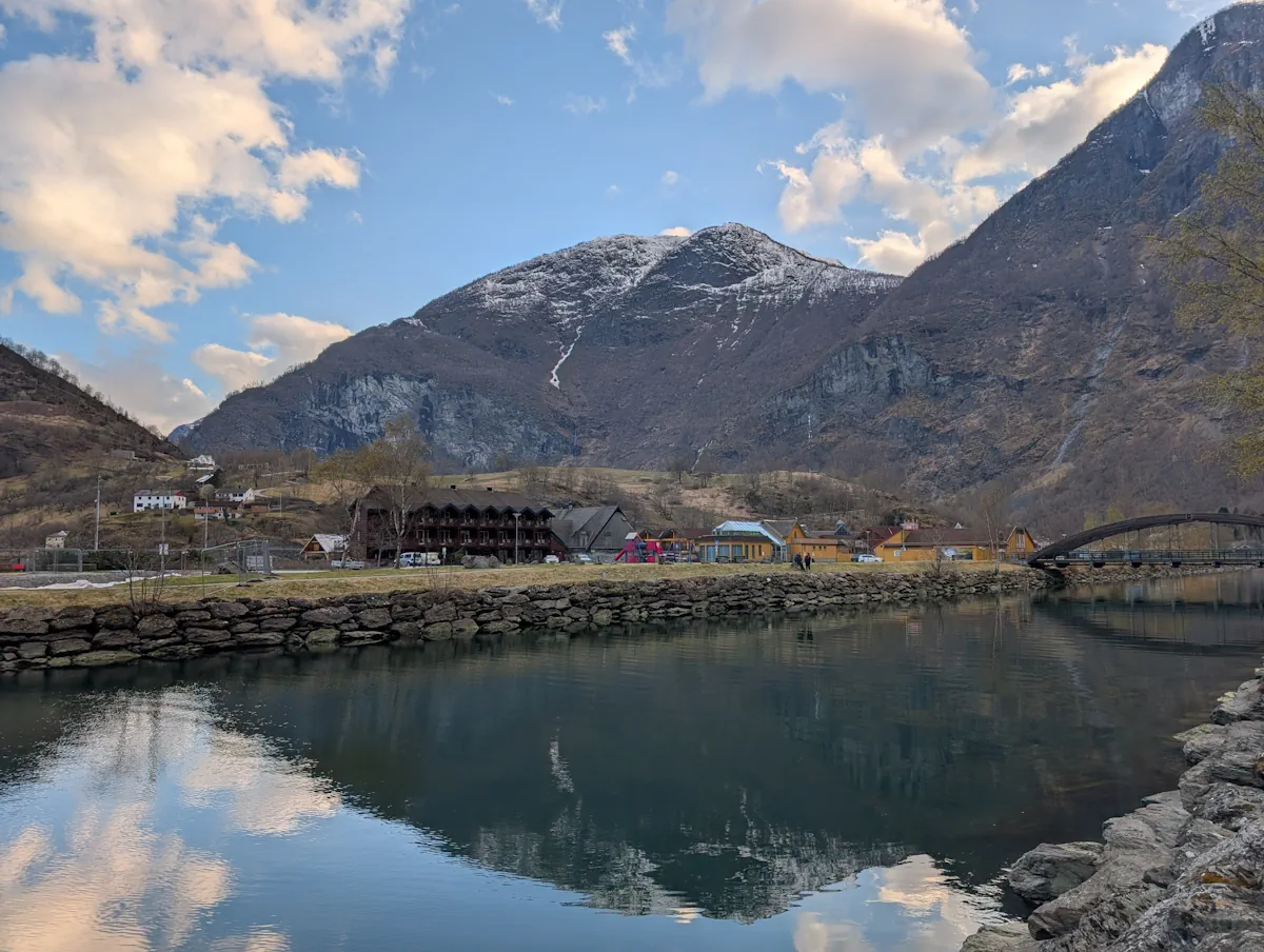 Vue Village Flam