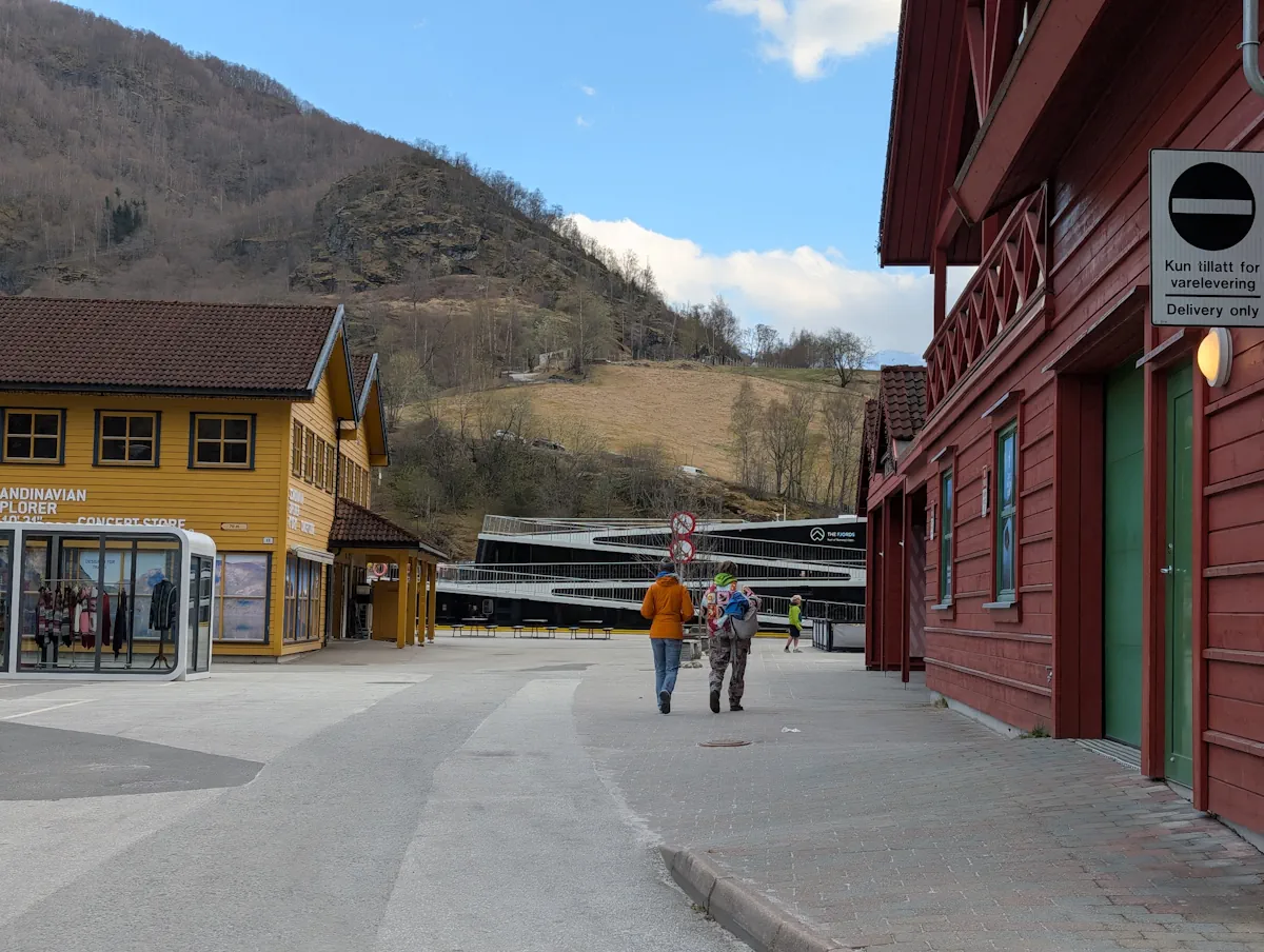 Village Flam bateau fjord embarcadère