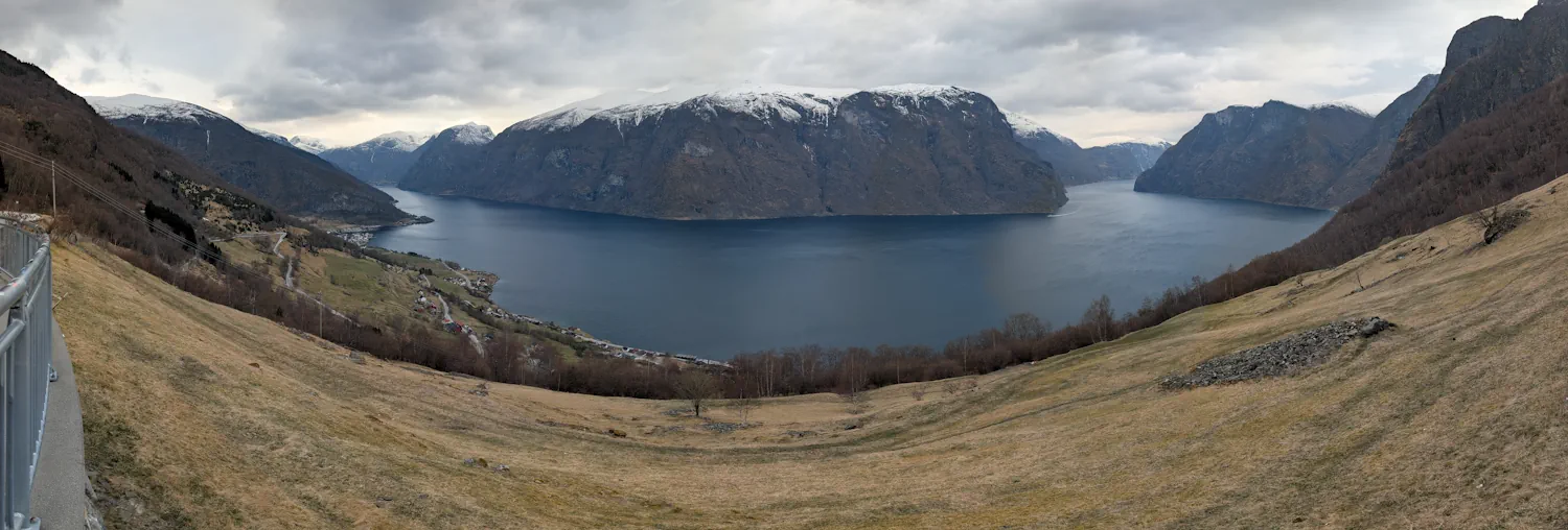 Vue aurlandsfjord en dessous Stegastein Flam