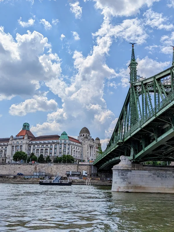Budapest croisière sur le danube pont de la liberté hotel gellert Budapest croisière sur le danube pont de la liberté hotel gellert