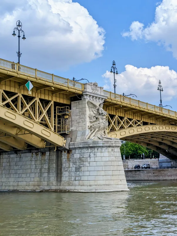 budapest-pont-margit-statue Croisière danube pont Margit à Budapest