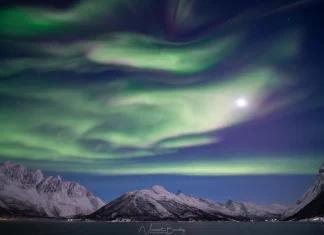 How is the Vincent Voyage Blog Funded? Funding & Support photographying northern lights travel blog
