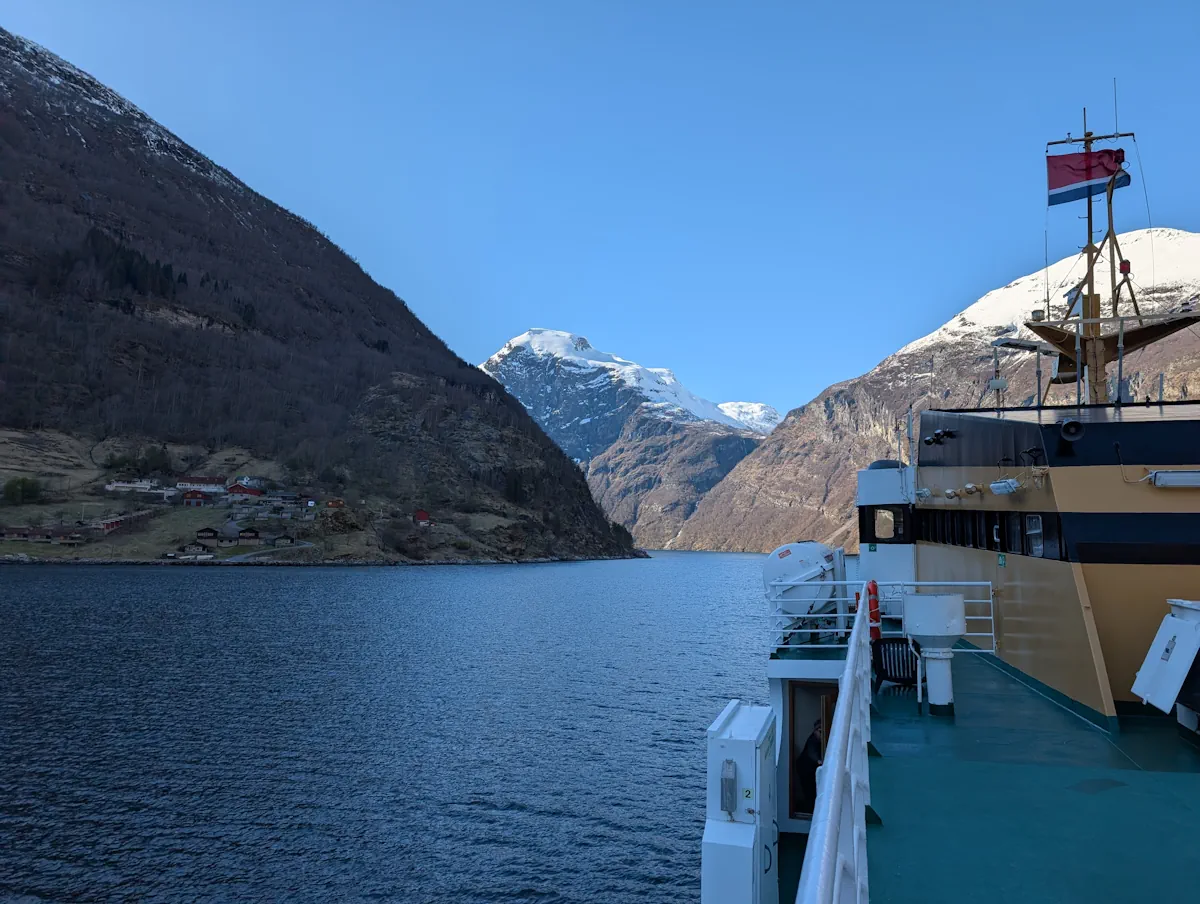 prendre ferry geiranger hellesylt fjord norvege