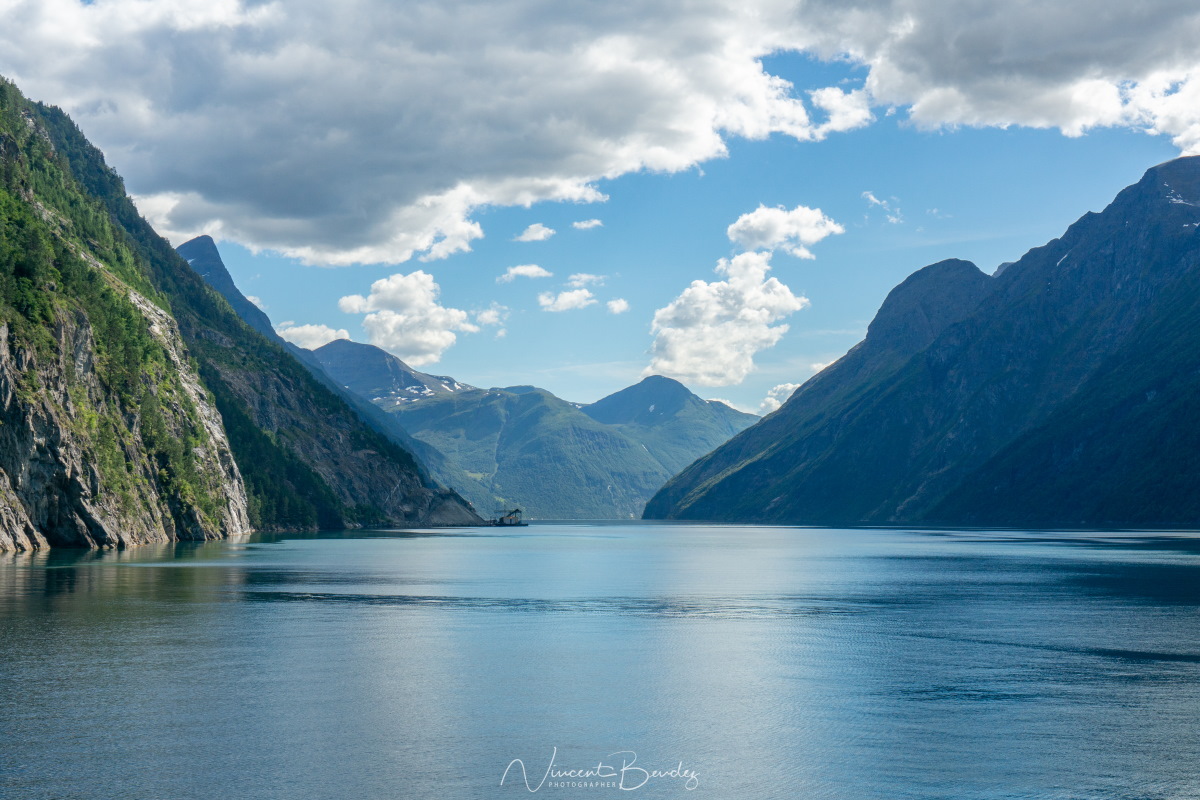 Vista del Geirangerfjord en Noruega