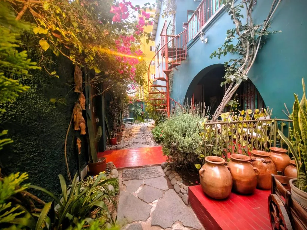 La Casona Azul — B&B Miraflores Lima
