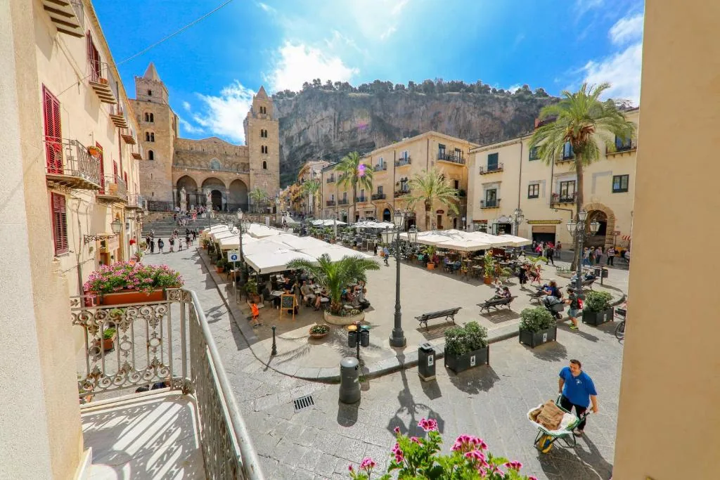 Madonie Holidays, Cefalù — vue sur le Duomo