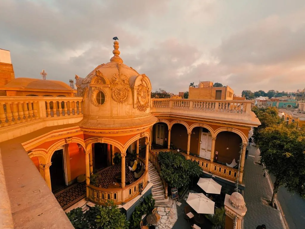 Viajero Lima Barranco Hostel — edificio histórico