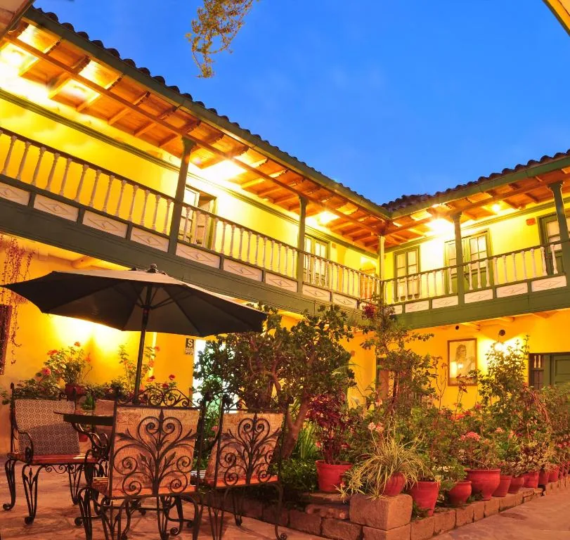 Terrasse et patio de l'Amaru Inca, casa coloniale dans le quartier des artistes San Blas à Cusco
