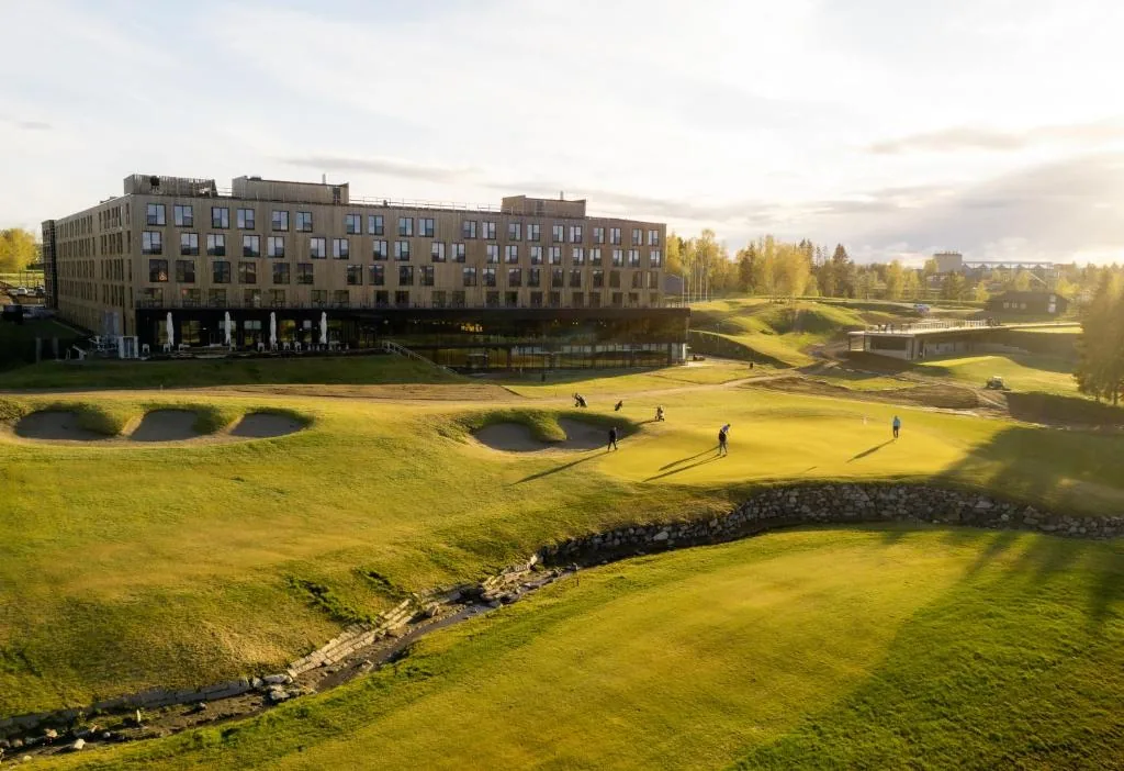 Lily Country Club — vue extérieure et golf