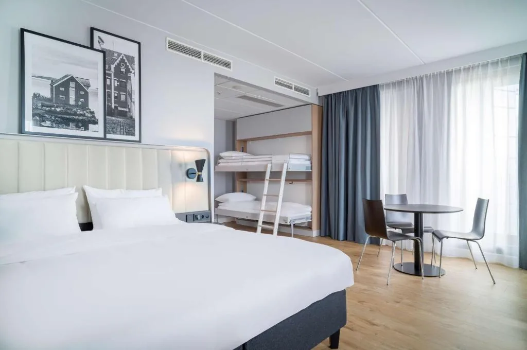 Park Inn by Radisson Oslo Airport Hotel West — chambre confortable
