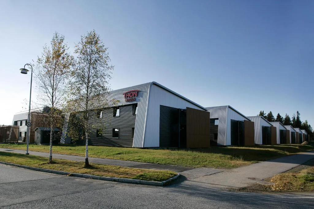 Thon Hotel Gardermoen — chambres et hall