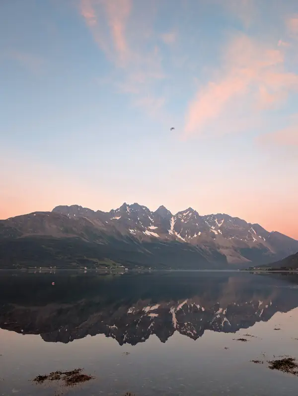Alpes Lyngen pleine nuit été