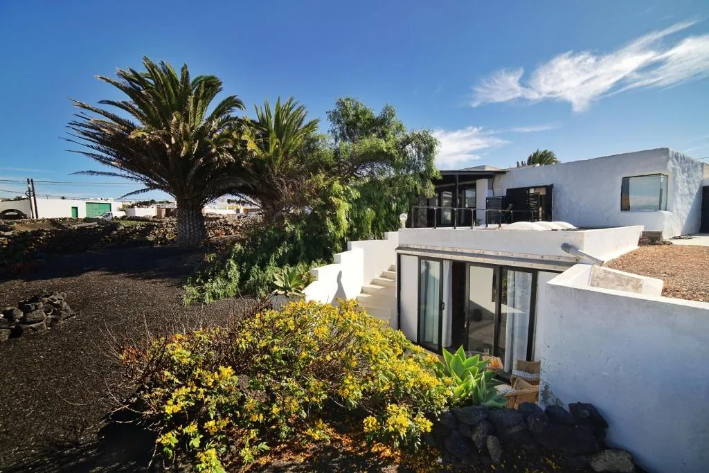 B&B La Mimosa Teguise Lanzarote — villa canarienne restaurée