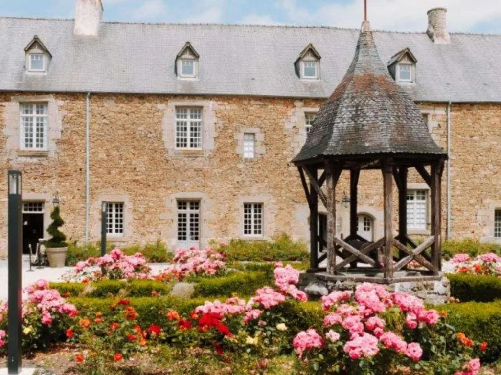 Hotel de L'Abbaye Le Tronchet Handwritten Collection — hôtel 4 étoiles ancienne abbaye avec piscine et jardins en Bretagne