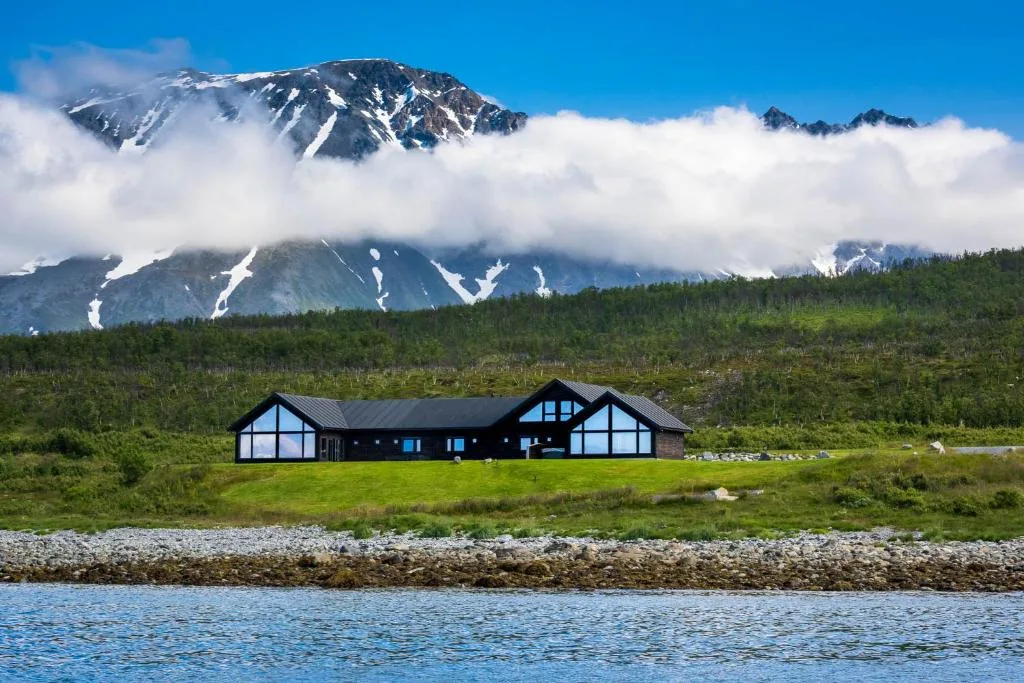 Lyngen Experience Lodge Nord-Lenangen — lodge adults only chef Alpes Lyngen