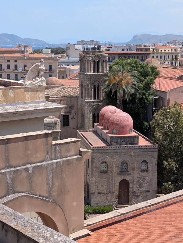 Vue Palerme eglise arabo normande toits