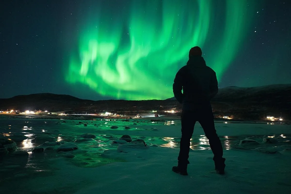 Northern lights in Tromsø by bus with Chasing Lights