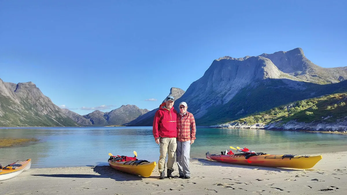 Sortie kayak guidee dans les fjords parc national Anderdalen Senja
