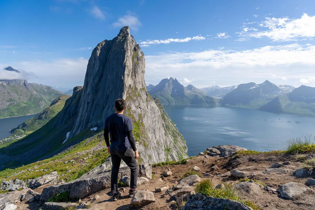 Randonnee guidee belvedere Hesten vue Segla Senja depuis Tromso