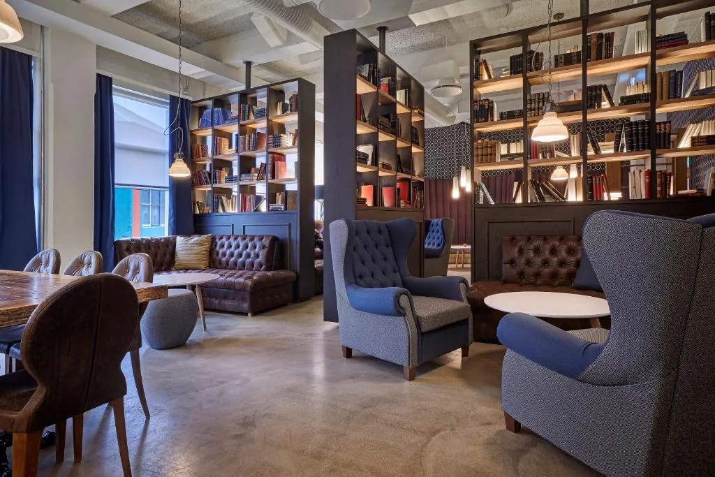 Reykjavik Marina Berjaya Iceland Hotels — seaside hotel in the 101 harbour district with free parking and Slipp Cinema