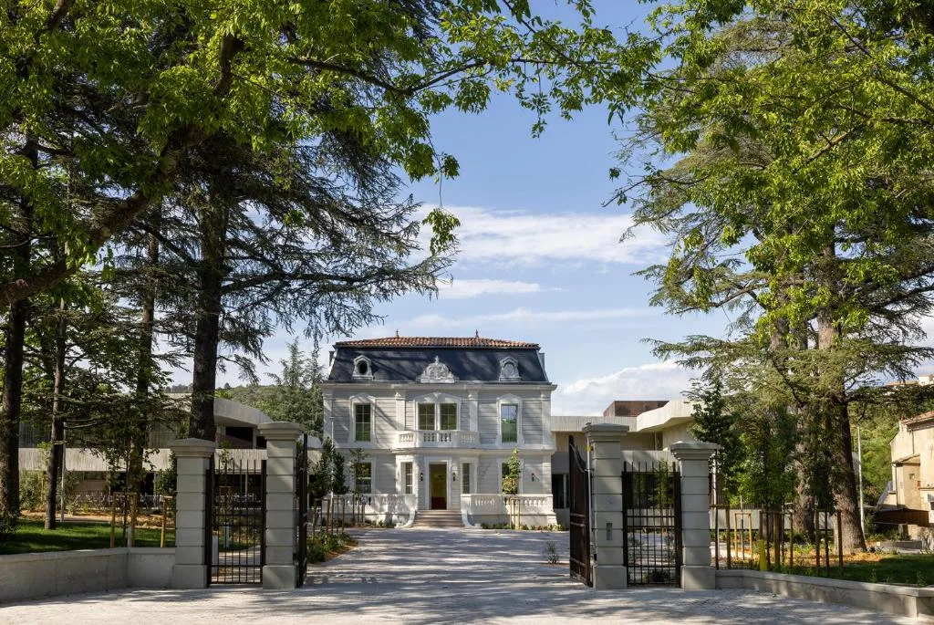 Hôtel Spa Restaurant Villa Castellane — 4 étoiles à Gréoux-les-Bains