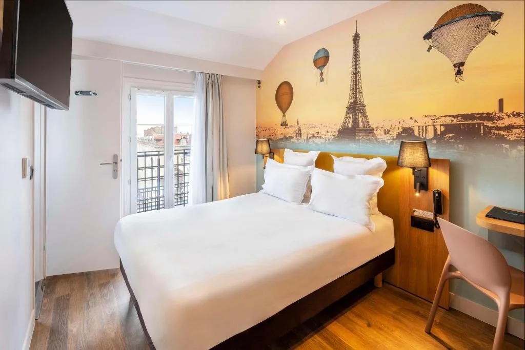 Hotel Apolonia Paris Mouffetard — comfortable hotel on the legendary Rue Mouffetard in the Quartier Latin with a warm welcome