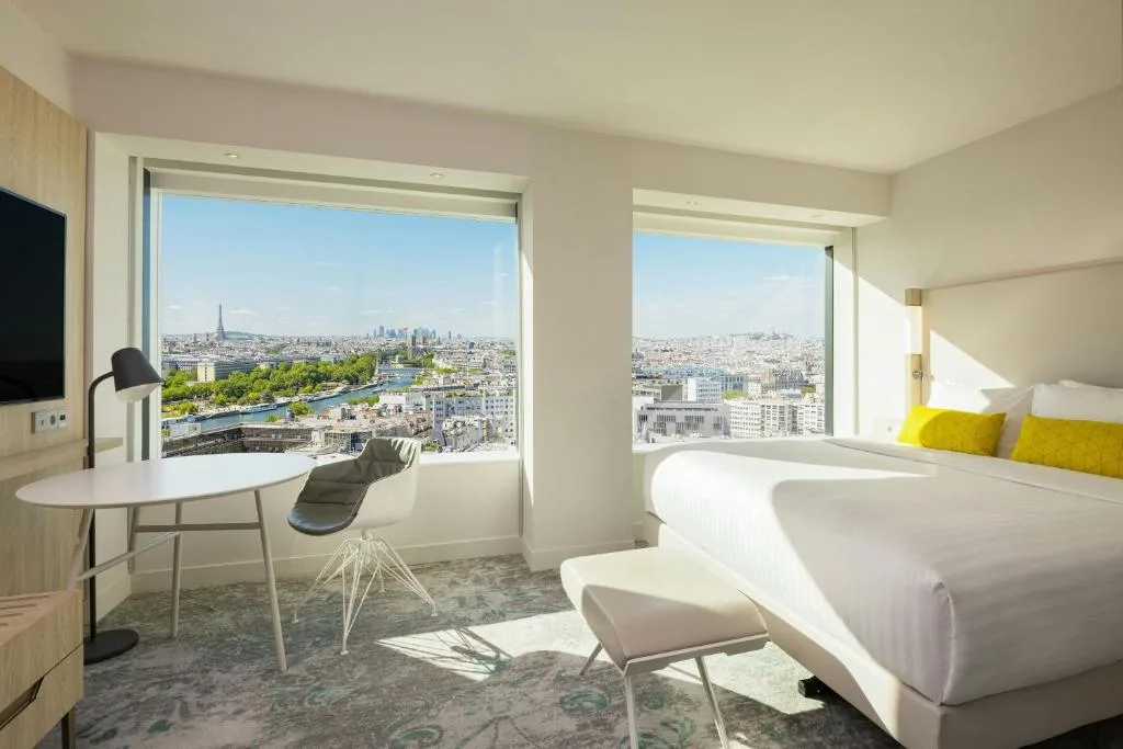 Courtyard by Marriott Paris Gare de Lyon — hotel in Paris 12th arrondissement on rue de Bercy, with rooms overlooking the Eiffel Tower and Sacré-Cœur, a gym and private parking