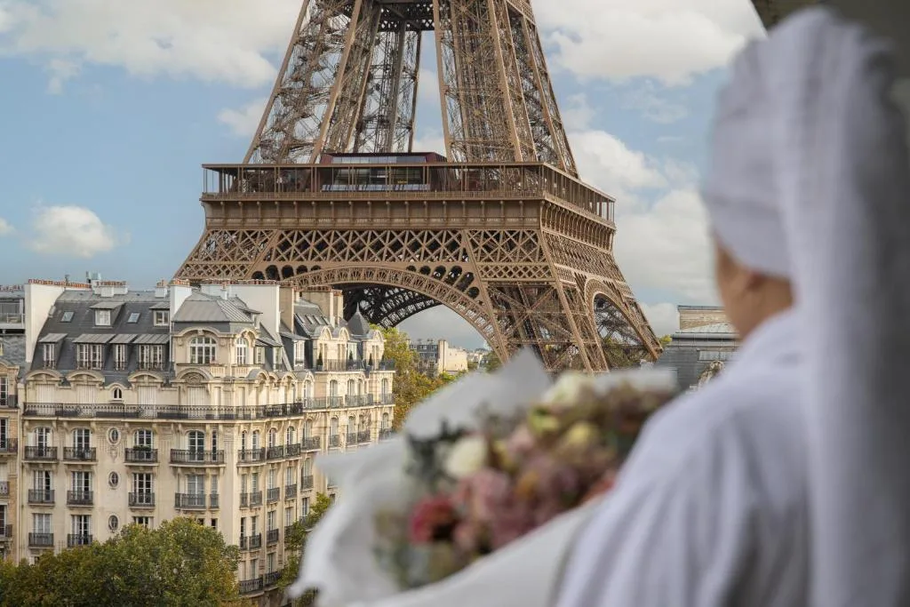 Pullman Paris Tour Eiffel — 4-star hotel Paris 15th arr. at the foot of the Eiffel Tower with monument-view balcony rooms, 10e Ciel rooftop and FRAME Brasserie