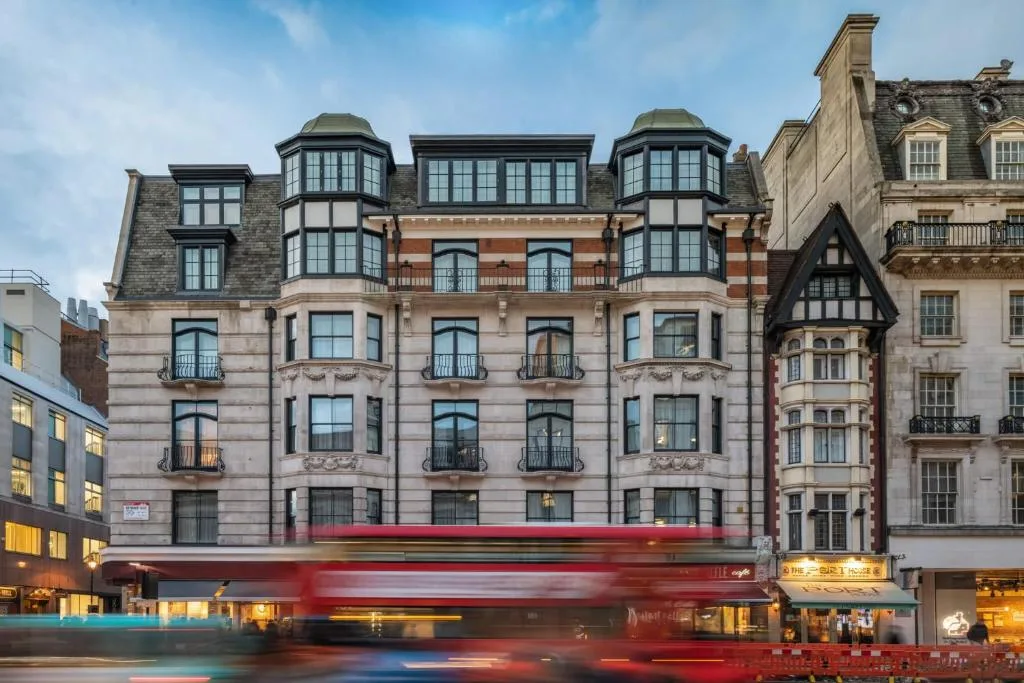 The Resident Covent Garden Londres — hotel boutique de 4 estrellas en Bedford Street Covent Garden con habitaciones con kitchenette tranquilas en el corazón de Londres