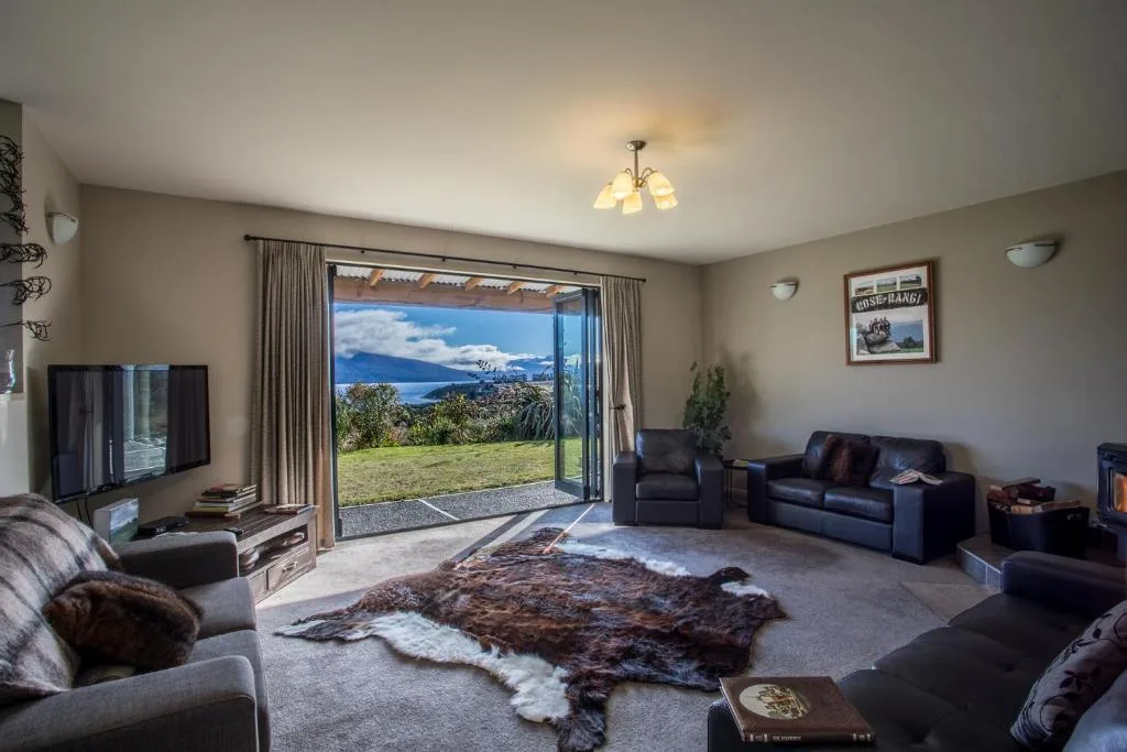 Loch Vista Bed & Breakfast — casa de huéspedes con vistas panorámicas al lago Te Anau regentada por Phil, anfitrión atento
