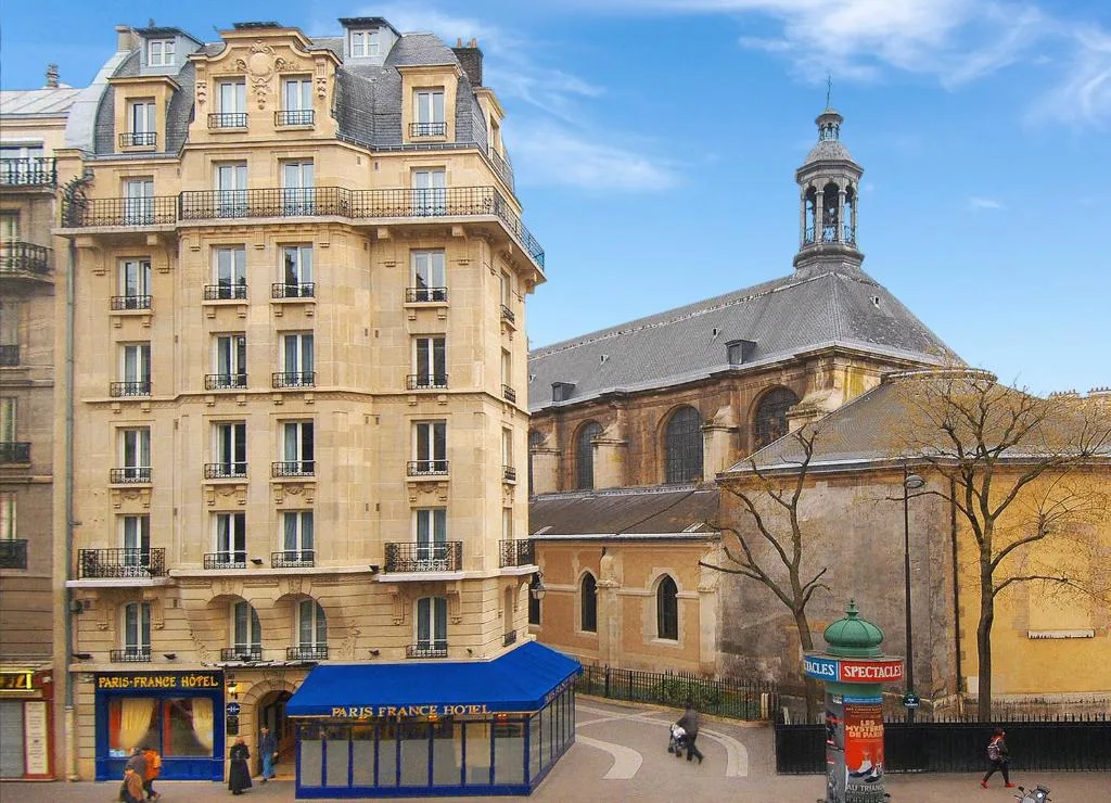 Paris France Hotel — 1910 Belle Époque hotel 50 m from Temple metro in the 3rd arrondissement of Le Marais