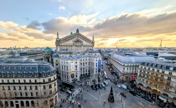 Où dormir à Paris ? Voici les meilleurs quartiers et hôtels pour éviter les pièges Terrasse galeries lafayette paris opera