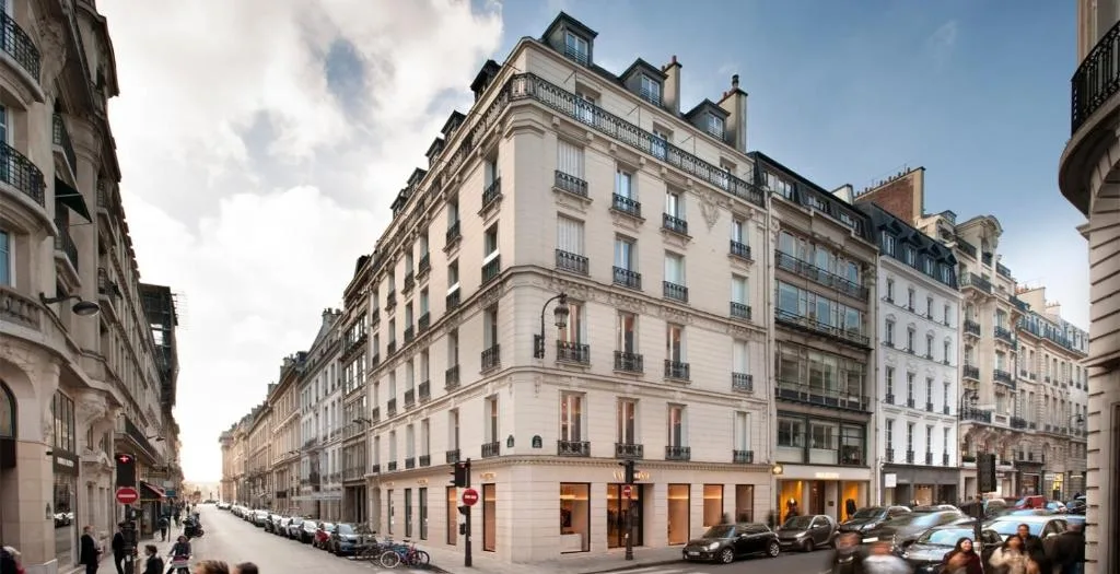 WS Louvre Saint-Roch — studios on rue Saint-Honoré with kitchenette and self check-in, 8 min on foot from the Louvre