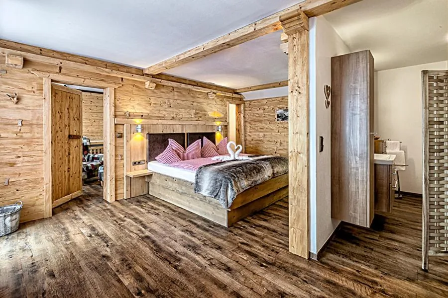 Almhotel Grünsteinblick à Königssee en Bavière, chalet-hôtel adults only surélevé au-dessus du lac Königssee à 200 m du téléphérique du Jenner avec bain à remous extérieur
