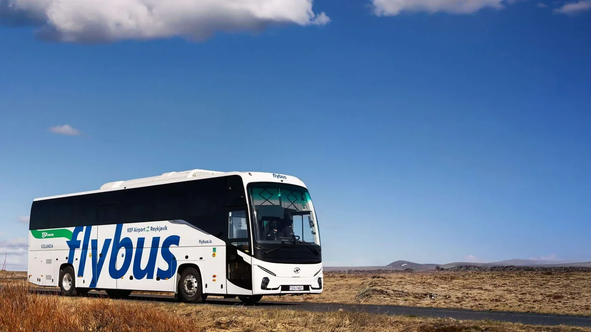 Flybus airport transfer Keflavik Reykjavik