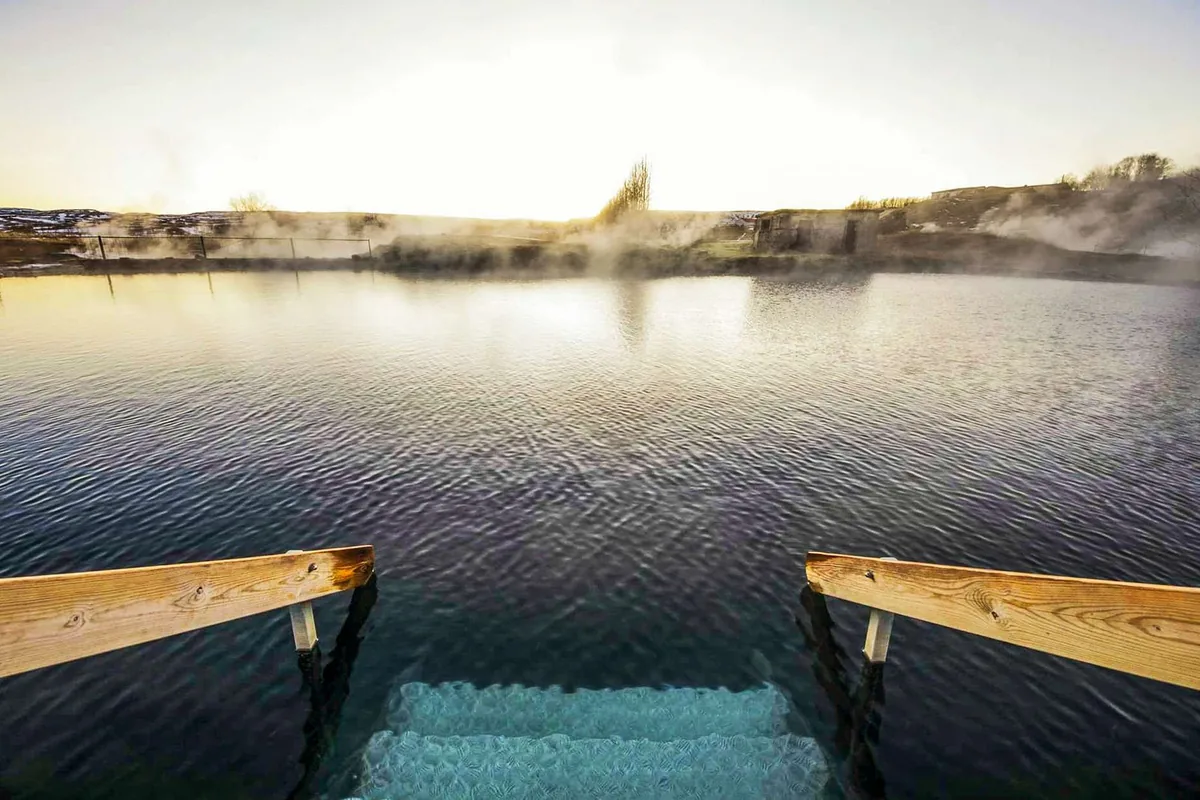Excursión Círculo Dorado con baño en el Secret Lagoon desde Reykjavik BusTravel Iceland