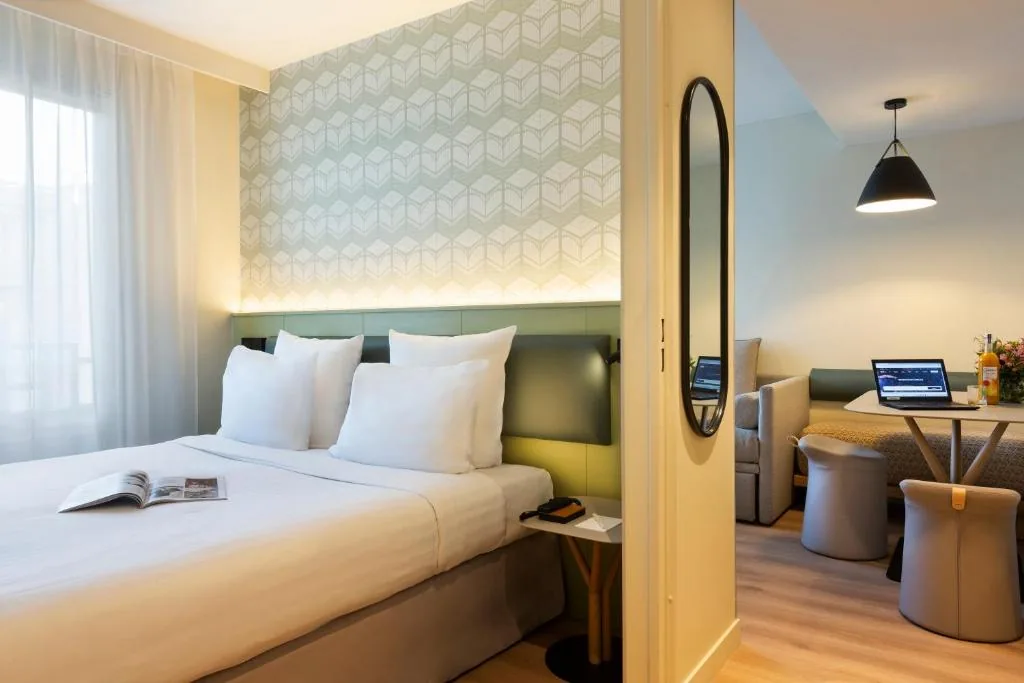 Citadines Les Halles Paris, aparthotel in the 1st arrondissement of Paris, 200 m from Châtelet metro, with a fully equipped kitchenette and direct RER B to Roissy and Orly