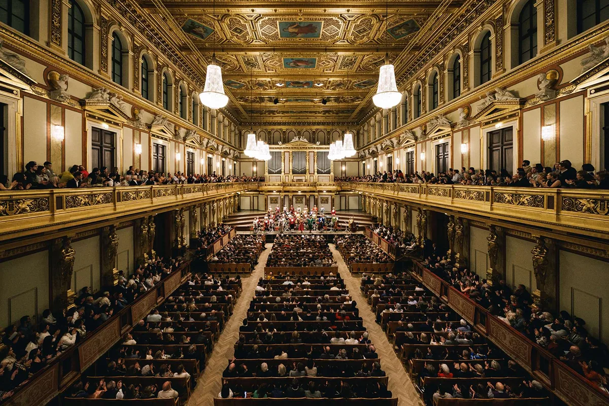 Concierto Wiener Mozart Konzert en la Sala Dorada del Musikverein en Viena con trajes de época